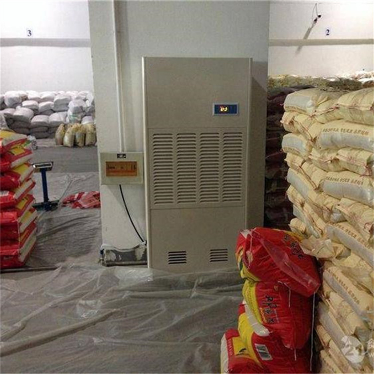 家庭潮濕衣物難干東西發霉就用杭井除濕機