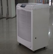 地下室除濕選除濕機還是空調？